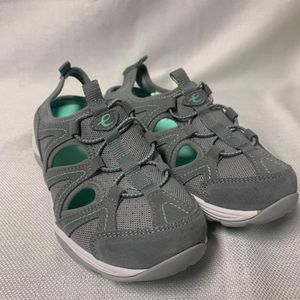 Easy Spirit Earthen walking shoes - women size 6.5